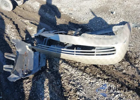 2005 Lincoln Town Car Signature from USA, damaged, VIN 1LNHM81WX5Y637572